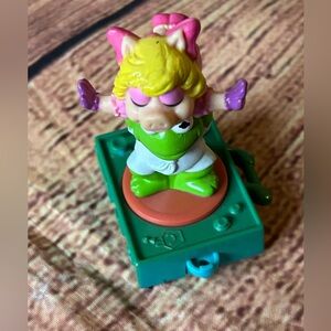 Vintage Mcdonalds Happy Meal Toys Birthday Parade 1994 Kermit and Miss Piggy